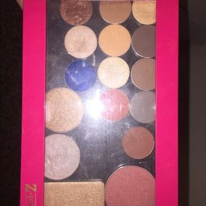 BUNDLE MUG/MAC/MUFE/OFRA shadows,blush,highlights